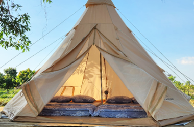 Khẽ chạm camp art