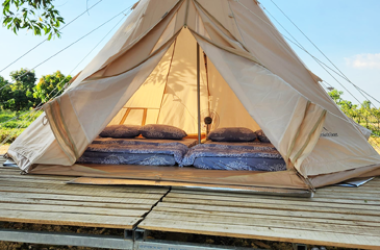 Khẽ chạm camp art