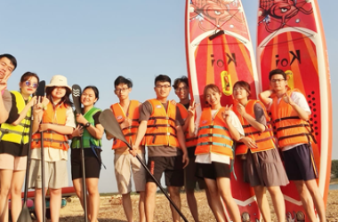Khẽ chạm camp art