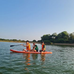 Chèo Sup Hồ Trị An